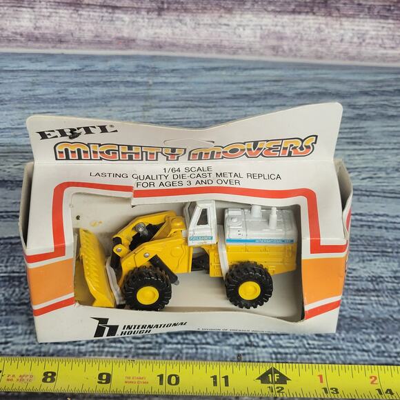 Vtg Ertl mighty movers 1/64 scale International wheel loader diecast yellow/whit - Picture 1 of 8